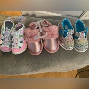 Girls 8 Osh Kosh Shoes and 9/10 Pink Furry Slip On NWT and Stars slip on Lot